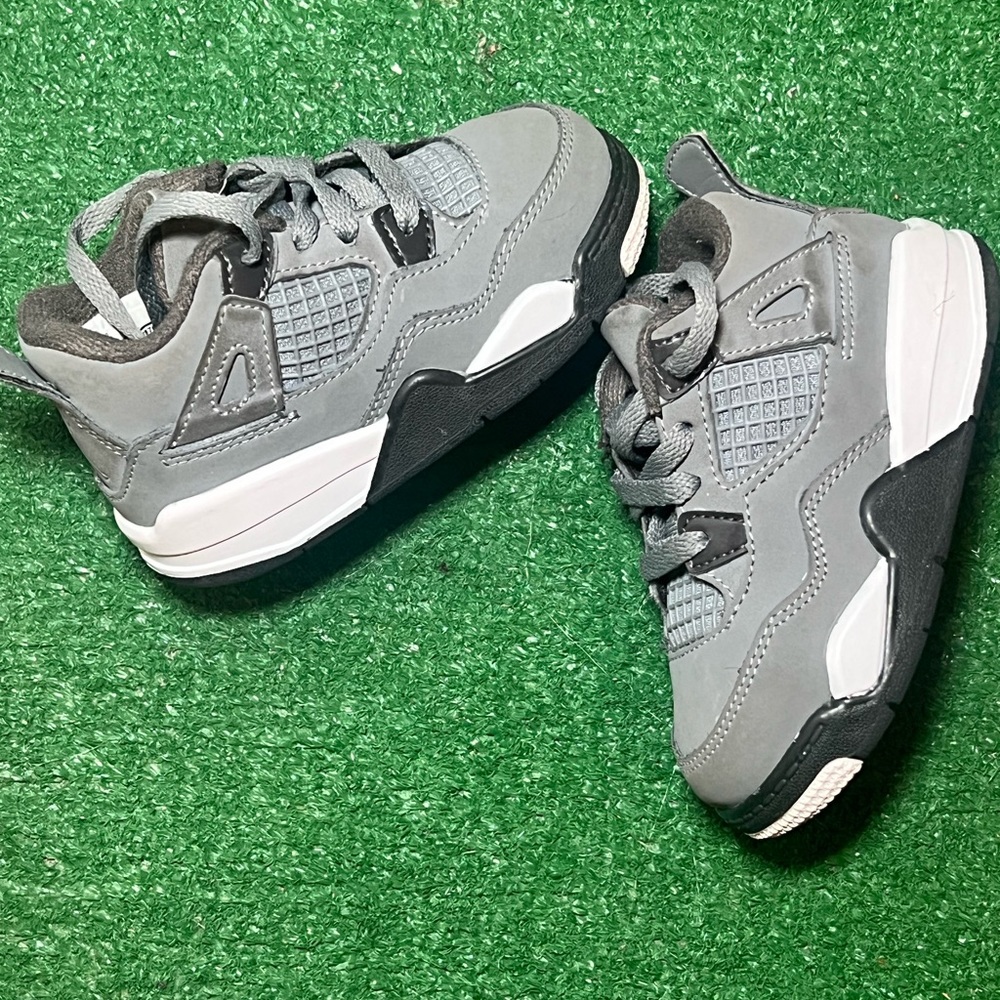 Jordan 4 retro “Cool Grey” 2019 release